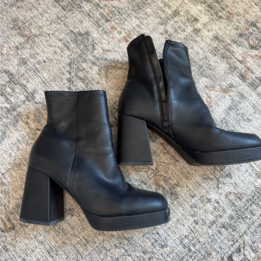 Steve Madden Kaleb Platform Block Heel Ankle Booties